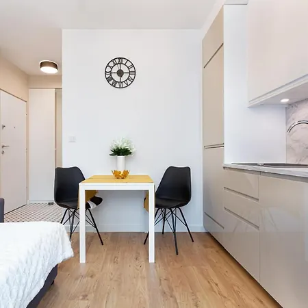 Mokotow Business Center By Renters Varşova