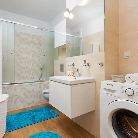 Mokotow Business Center By Renters * Varşova